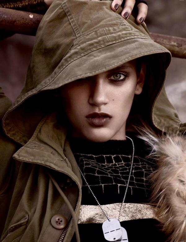 Trafficmodelsag's tweet photo. @23DAF Dalianah for Vogue Russia by Mariano Vivanco http://t.co/jxJGplW8nz