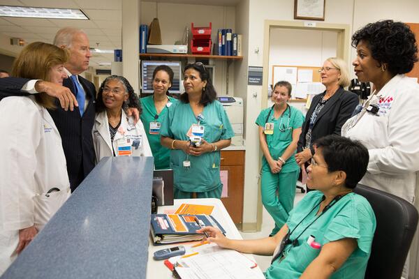 PHOTO: VP thanks <a href="/MedStarWHC/">MedStar Washington</a> doctors and nurses who care for patients injured Monday at the #NavyYard