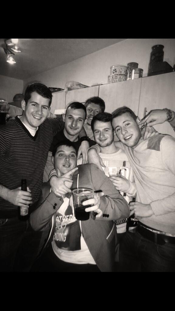 RyanThorpe2's tweet photo. @Farnezy birthday #throwbackthursday @Danny_Clark2 @Bailey969 @kieronb19 http://t.co/P6i46ELa0p