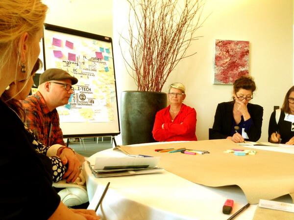 BasPastoors's tweet photo. @KnowmadsNL  @GreenHouseNL #Knowmadsociety actief voor de stad amsterdam. #amsterdameconomicboard #aeb http://t.co/koY98WY084