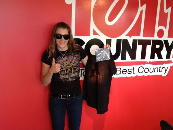 Thanks to <a href="/WillieMackMusic/">Willie Mack</a> and <a href="/FNSatellites/">FNSatellites</a> for my #CoolSunglasses and FNS swag-Hope ya'll can stop #ottcity soon!