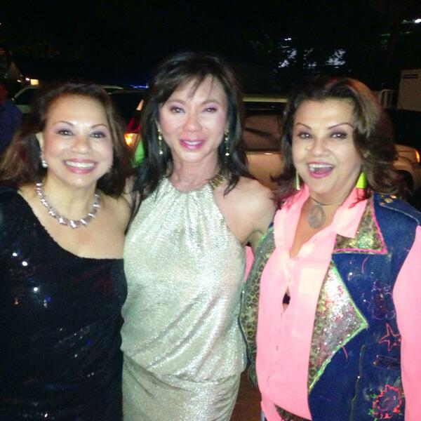 atomhenares's tweet photo. @VickiBelo with the legendary Aldeguer Sisters. :) http://t.co/oKzvPv6Uja