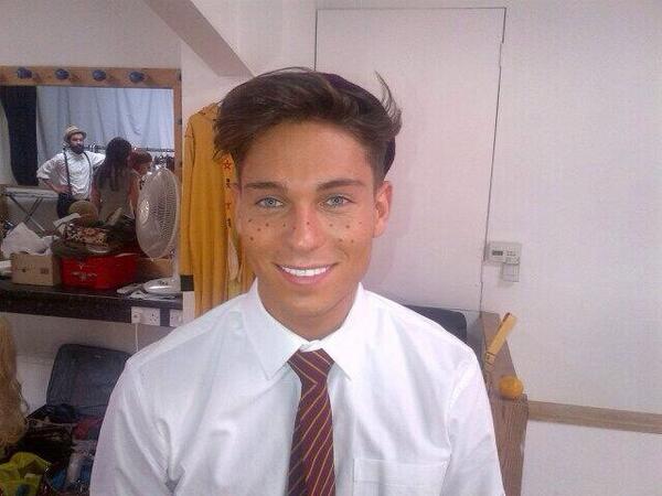 JoeyEssex_'s tweet photo. What a jokes picture lol. Look like Peter Pan!!! Haha. #Zeesus http://t.co/ByJAFzIGlx