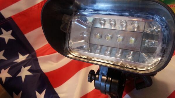 PolePalUSA's tweet image. Solar #FlagpoleLight feat. 5 volt #solarpanel &amp;amp; four 10 MM ultra bright #LEDlights tinyurl.com/ldr98ll