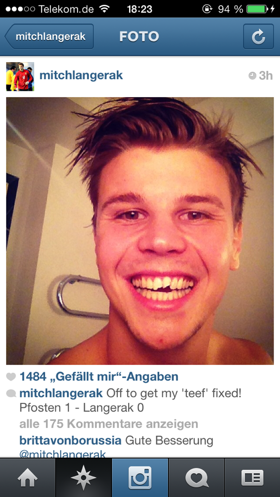 Såhär ser Dortmunds mv Mitch Langerak ut efter att ha slängt sig i stolpen vid Insignes mål youtube.com/watch?v=zPPlf9…