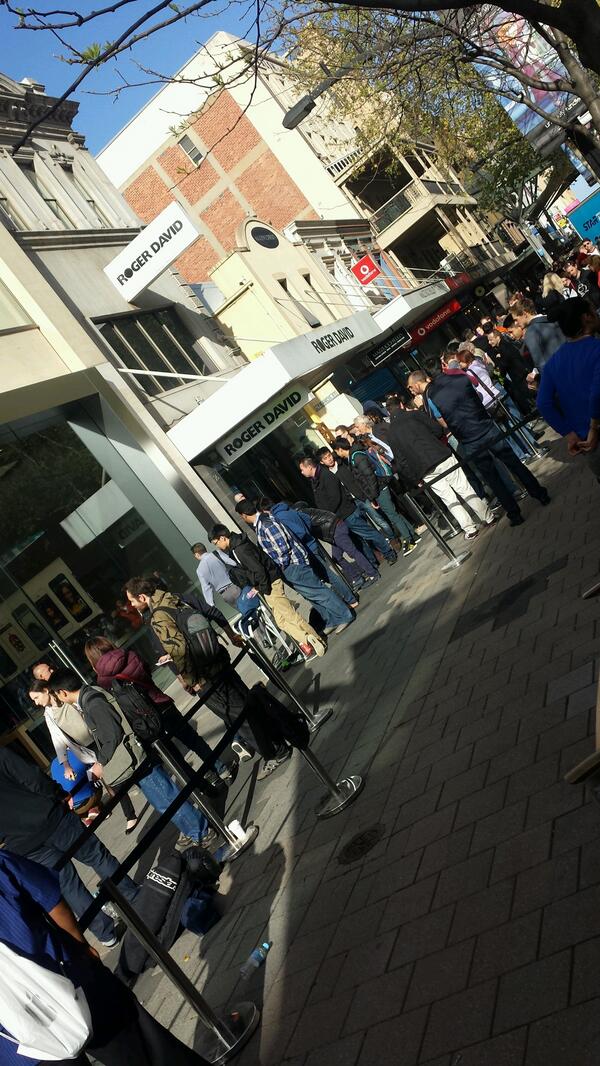 MichelleB_JBaus's tweet photo. Don't want to waste away your morning in a line? Head to @JBAdelaideCity for a brandnew #iPhone5S or #iPhone5C http://t.co/esbc2mYYlR
