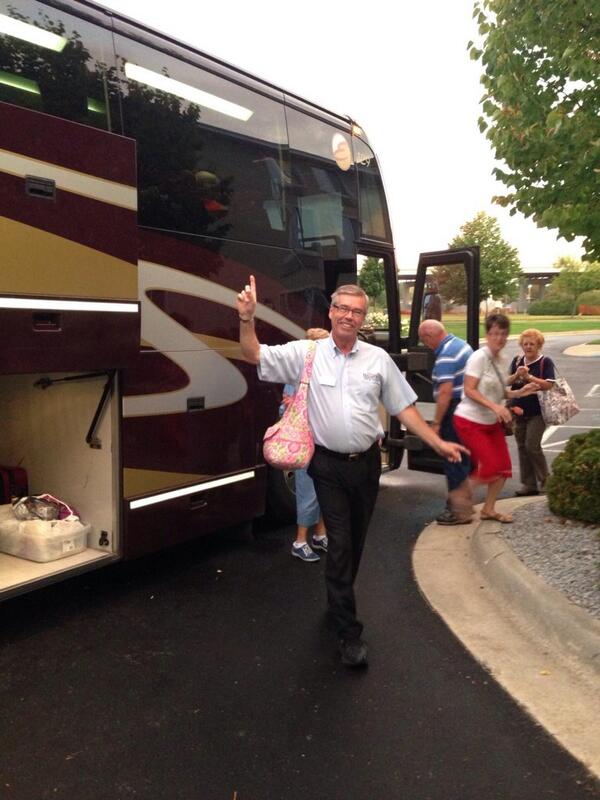 Dan was trying to find the owner of a bag left at breakfast. The ladies on the bus said it didn't match his look..