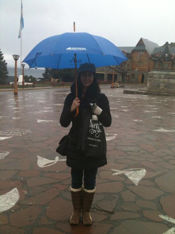 “<a href="/sferadesignvald/">SOFIA®</a>: Agradecida de @CodeprovalEESUR por el paragua!// Soy Empresario en Bariloche también! excelente ”