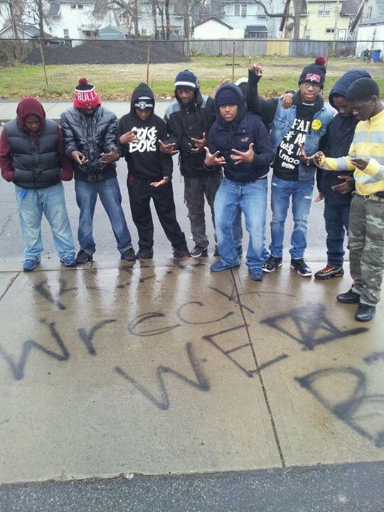 Me_InsideHer's tweet photo. “@SpazzOut_Dtk: showing love for my boy wreck , peep the old Velt team . #vblock http://t.co/ejol7kwU25”old days💯💯💯💯
