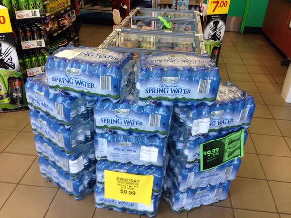 2215AusFair's tweet photo. Wow select water display! http://t.co/RF0tMPww2Q