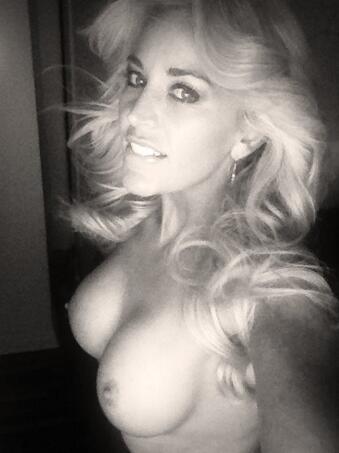 Playtime boys sexy girl http://t.co/Ics2wribLT