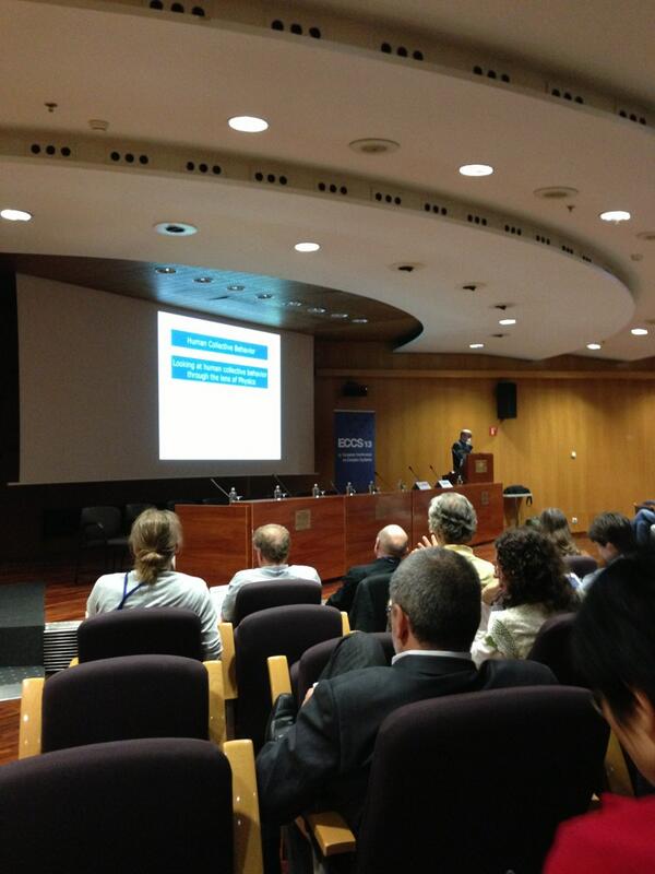 net_science's tweet image. Y Moreno on collective behavior #eccs13