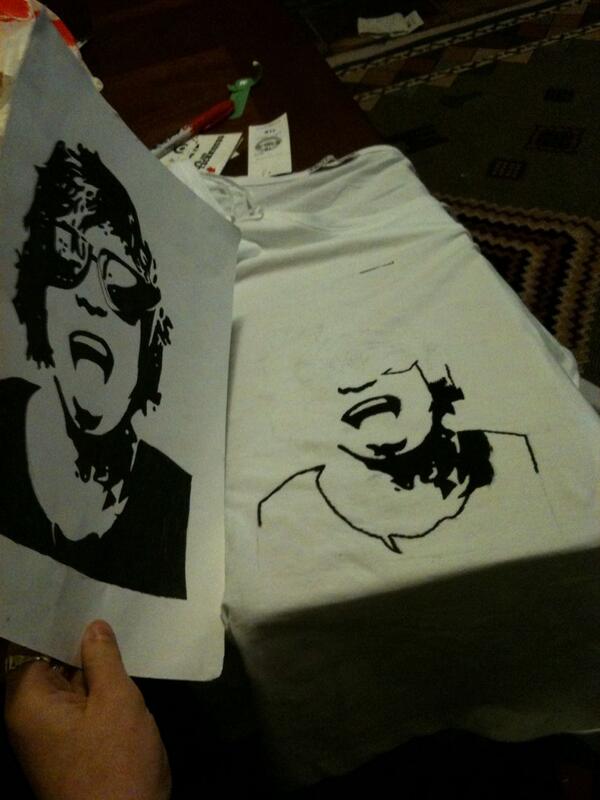IDrawBands's tweet photo. I'm attempting to make an Alan Ashby shirt http://t.co/heeJzT43om