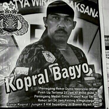 Kopral_Bagyo's tweet photo. :) "@pandufeb: Chuck Norris who? THIS IS KOPRAL BAGYO!!! SPARTAAAAAAAAA.. http://t.co/vUlN2bV1rD"