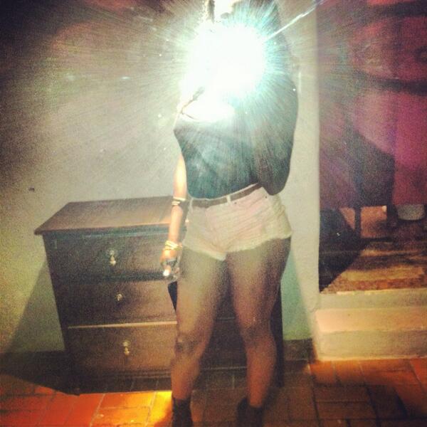 KushNightCap's tweet photo. Legssssass . http://t.co/HCMlRdc0LA