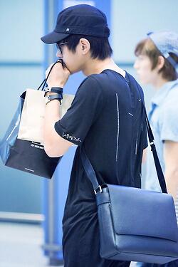 MYUNGSOO BIASED on X: MYUNGSOO ☆ louis vuitton roman pm satchel image  credit: namuel  / X