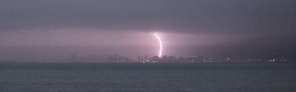 BR4DY's tweet image. Wellington you pretty city you!