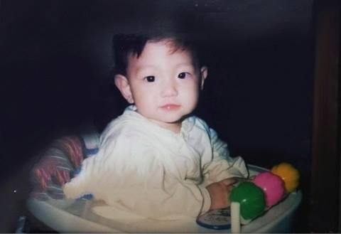 baekbt's tweet photo. baby baek ♥ ♥ sooo cute! :D http://t.co/O6A4EYedTP