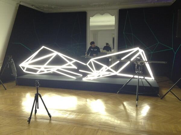 Showcase de <a href="/mr20syl/">20syl</a> pour le tournoi ATP Bercy / Animations lumineuses sur une installation de <a href="/RomiWanKenobi/">Romi</a>