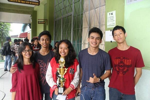 chikaadichiara's tweet photo. @ sman 59 jakarta #since5th http://t.co/SfKYS3346q