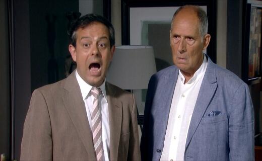 divendrestv3's tweet photo. Per què fa aquesta cara en Balló? Què veu?  Participa a la tertúlia interactiva de #larieradivendres http://t.co/VuyxaDX39c