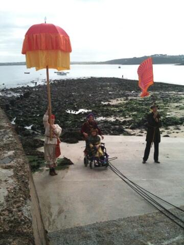 RemappingStIves's tweet photo. Kerry starts her ascent! @stivesfestival http://t.co/qJyIJVBXIW