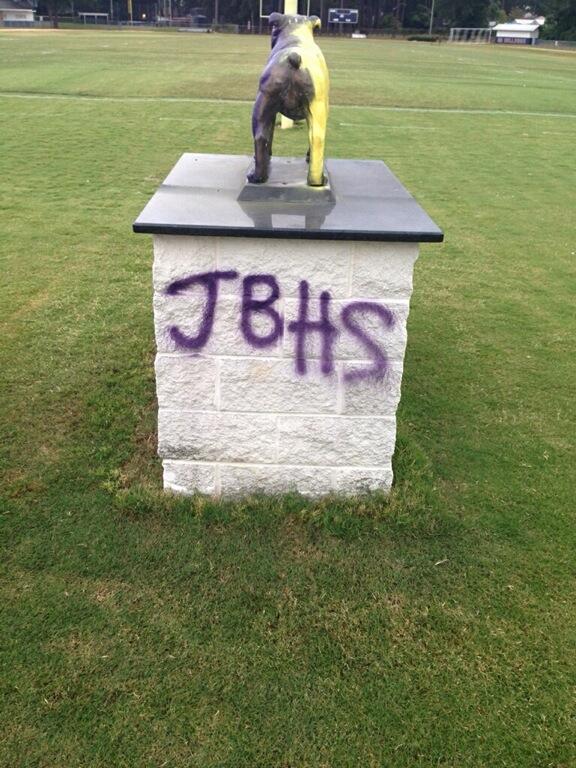 FTS, DAWG NATION, SHOW UP TONIGHT. WE NEED YOU IN THE STANDS. GET YOUR FRIENDS HERE. LETS PACK THE STANDS!!!