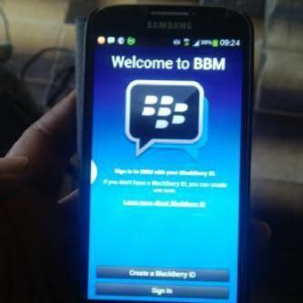How do you download BlackBerry Messenger for a Samsung phone?