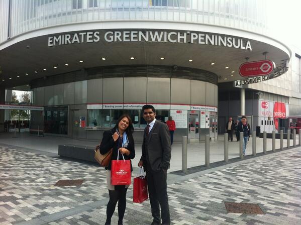 TeamDocklands's tweet photo. #CelebrateSales drop off 7 #happy people around us http://t.co/EQdzr9K8Hk