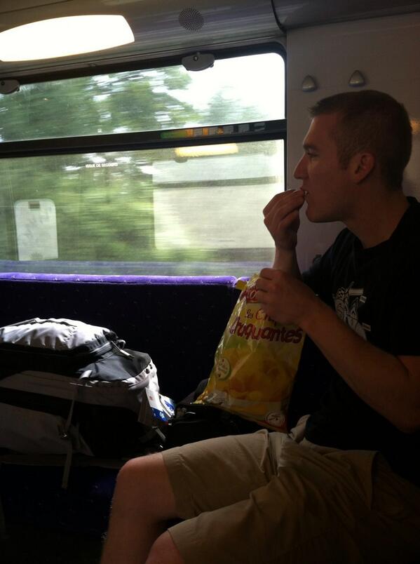 Pstrad's tweet photo. Pstrad #eatingchipsonatrainwhiletravellingthroughitaly #pstraddoingthings http://t.co/8S2Kbprega