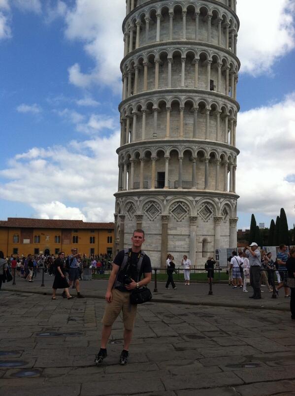 Pstrad's tweet photo. Pstrad #leaningliketheleaningtowerofpisa #pstraddoingthings http://t.co/1aLyzAQ0Rx