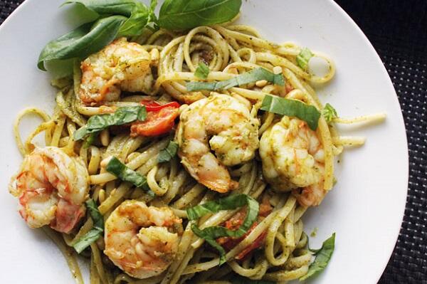 yummly's tweet photo. 10 Dinners You Can Make with Just One Pot! http://t.co/KKzgQgJpsI http://t.co/lD8VRDKfIH