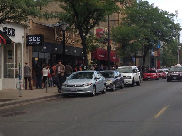 Still a huge line at Uptown apple store