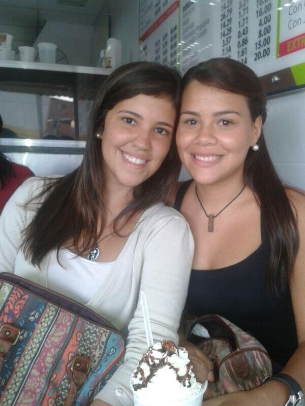 LuciiCano's tweet photo. Pasear, merengada, uñas, sushi ♡! Te amo  @GeneIbarra5 RT Un dia super marico con la princesa @luciicano teamo amiga! http://t.co/mdXVqmsrbZ