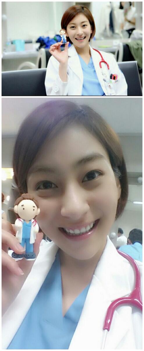 jinams2W_bot's tweet photo. 영광오빠한테 전해받은 음료수와 깜찍한 김선주 미니미 너무 고마워요 ! 빨간청진기 센스짱!! 방에다가 잘모셔둬야겠아 ㅎ 조으다♥ http://t.co/ifaulxE1N0