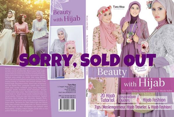 BeautywithHijab's tweet photo. #BeautywithHijabBook di @Kurma_Store SOLDOUT, u/ memesan silahkan ke @BukuWanita @ritashofi @yeQtyc cc @SefiraMeyda http://t.co/4hL0Qyfjf4