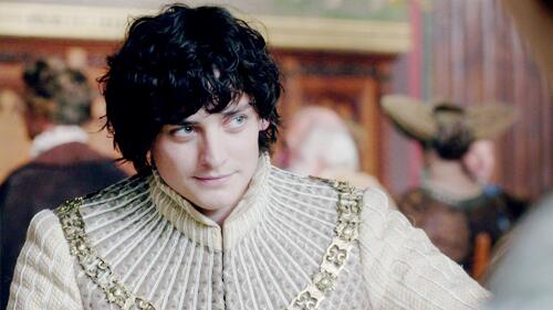 aneurinfan2013's tweet photo. sorry for the lack of tweets today but heres a picture to make it up to you
#THEWHITEQUEEN @aneurinBarnard :) http://t.co/QGjPbOOIsP