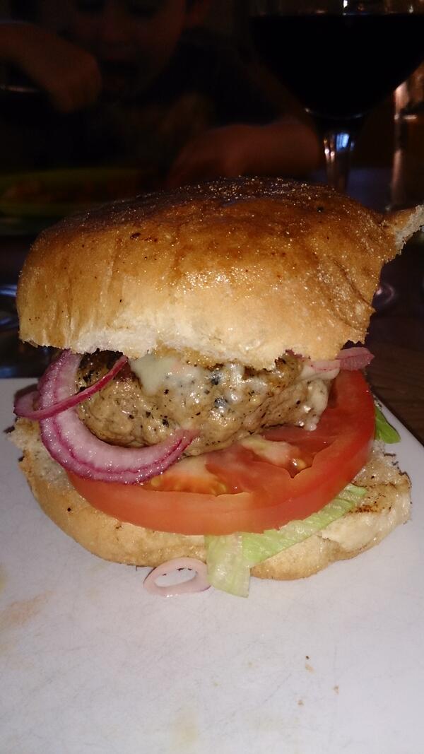 Gemma3003's tweet photo. @jamieoliver king of all burgers! THE BEST burger I've ever had!!!! http://t.co/VaxVAm30x1