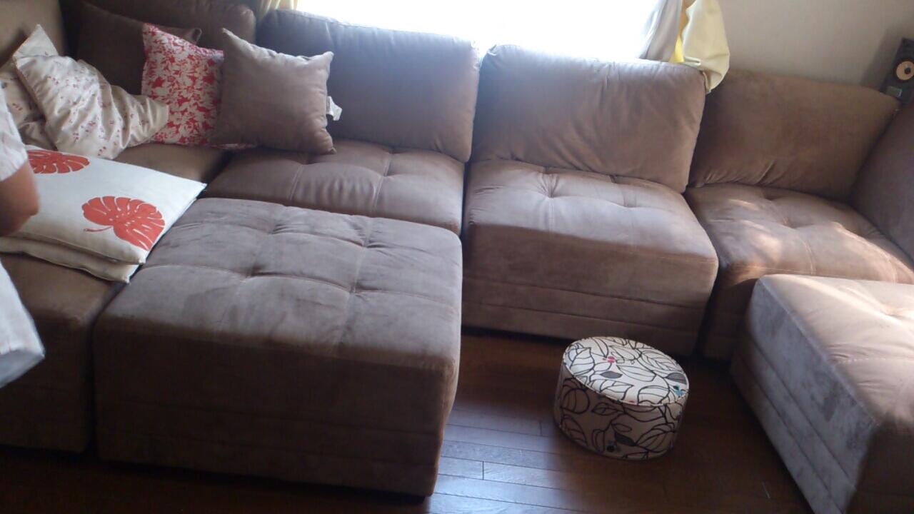 Q Vo Ropa 実家のコストコソファーはベットサイズ 丸いスツールが嘘みたいにちっちゃく見える Gt Lt 恐るべしアメリカンサイズ Http T Co 5dqn0xtiws Twitter