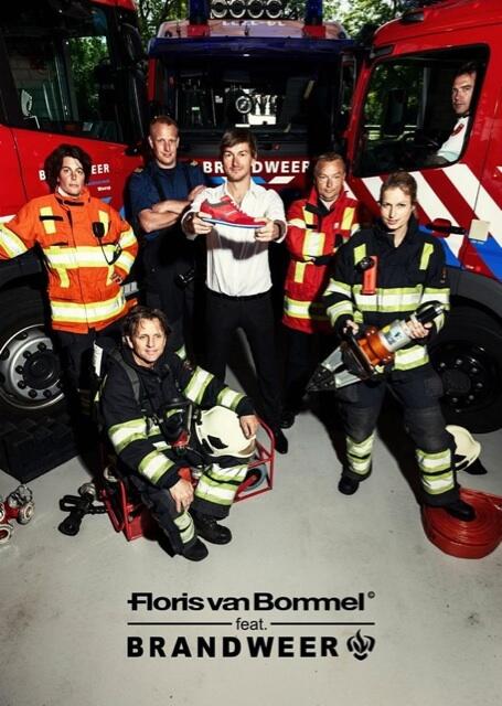 Piepen hulp tweedehands Floris van Bommel on Twitter: "Big news! Today @ Dutch firebrigade  convention we launched the 'Firebrigade sneaker'. Profits go to:  @stopbrandwonden http://t.co/qQ5pXStfA4" / Twitter