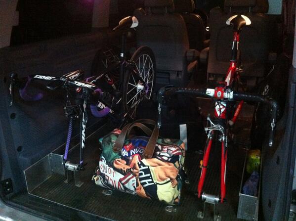 En casa. Gracias <a href="/Ciclismoyrend/">Ciclismo y Rendimiento</a> <a href="/Kepa8a/">Kepa Otxoa Alberdi</a> nos vemos pronto. ¡Tuvimos que hacerle beber otra botella más! 😁