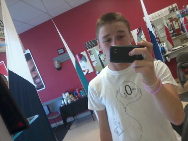 anthonyhansen25's tweet photo. The day I got short hair :p http://t.co/pa2moeqOgt