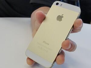 Quick_Kev's tweet image. "@Forbes: Due to strong demand, Apple is boosting production of the gold iPhone bit.ly/18ggybB http://t.co/n9czG72X1c" Ppl dig gold!