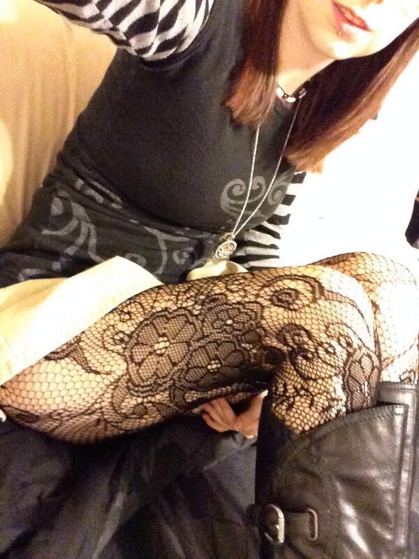 StrideitSassy's tweet image. (( also hi sometimes i wear rockin tights ))