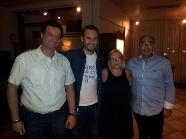 LauraCroft's tweet photo. Tarde de magia con @jorgeblass y @fb_think Gran espectáculo, gran charla y grandes personas! Muchas gracias, genios! http://t.co/miak2fqvTW