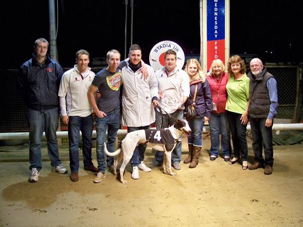 Wtcombe Dilemma lands the £750 final in style for <a href="/kevhuttonracing/">Kevin Hutton</a> and owners @candymania1983 <a href="/WitcombeCC/">Witcombe Cricket</a> !