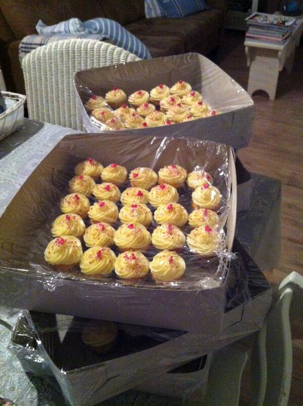 En dat lekkers komt bij Nadine van Taart en decoratie Lady Allysa uit Tiel vandaan. Dank voor je gulle gave!!!