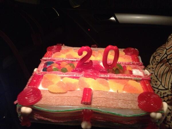 JolinLima's tweet photo. Una noche increible para celebrar el cumple del niño al que mas quiero!!!! @Manoloogallego ♥♥♥♥♥ http://t.co/iTJjGeuiWP