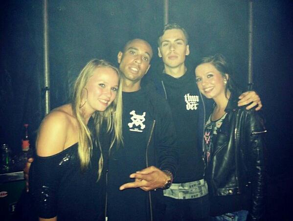 Milliee92's tweet photo. Dit is het feestje, het allermooiste feestje @Yellow_Claw http://t.co/XQ1Tpasoa9