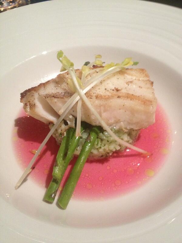 NicheYEG's tweet photo. @NicheYEG Sea Bass Sous Vide with parsley truffle risotto, Pea Shoots and Asparagus with beet juice.....D'Lish http://t.co/eHwhNPomkf